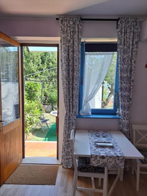 Studio With Garden Near The Sea Koper Exterior photo